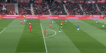 半场战报：那不勒斯1-0尤文，霍伊伦7分钟闪击，内雷斯助攻（半场快报：那不勒斯1-0领先尤文，霍伊伦第7分钟破门，内雷斯送出助攻）