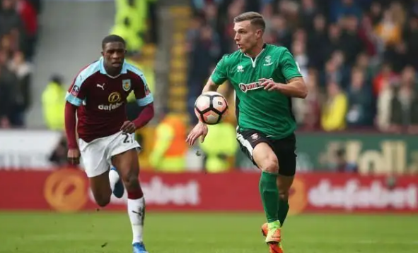 19岁22天，莱比锡边锋迪奥曼德成为德甲历史第二年轻戴帽球员（仅19岁22天，莱比锡边锋迪奥曼德成德甲史上第二年轻帽子戏法球员）