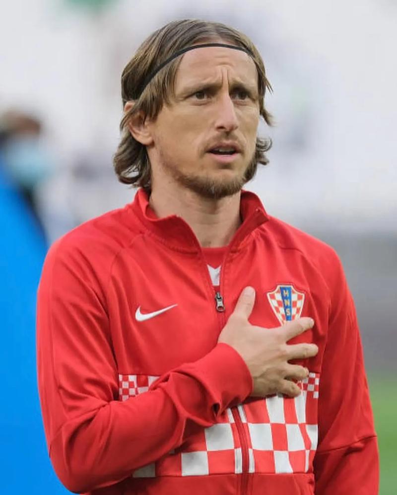 名记：字母哥与队友召开会议，呼吁全队无视外界杂音（名记：字母哥组织队内会议，要求全队屏蔽外界噪音）