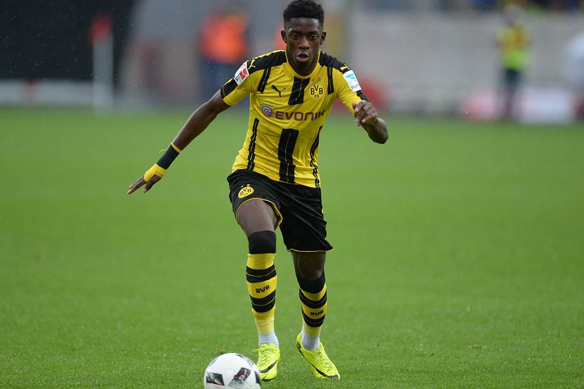 法尔克：纽卡等队曾想引进卡尔，但拜仁抢先与球员完成续约（法尔克：纽卡等队追求卡尔，拜仁率先与其续约）