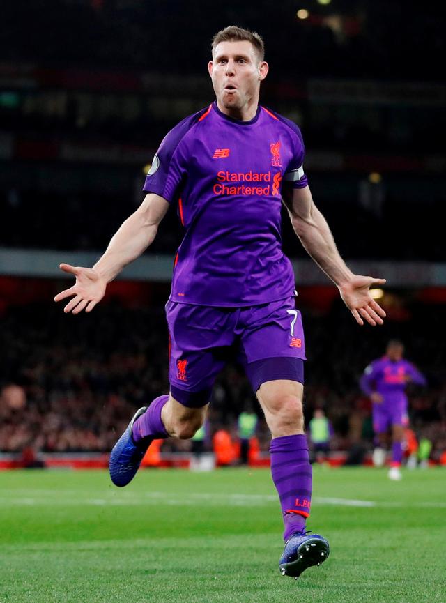 欧冠赛场精彩瞬间：皇马主场2-0取胜,（欧冠高光回顾：皇马主场2-0告捷）