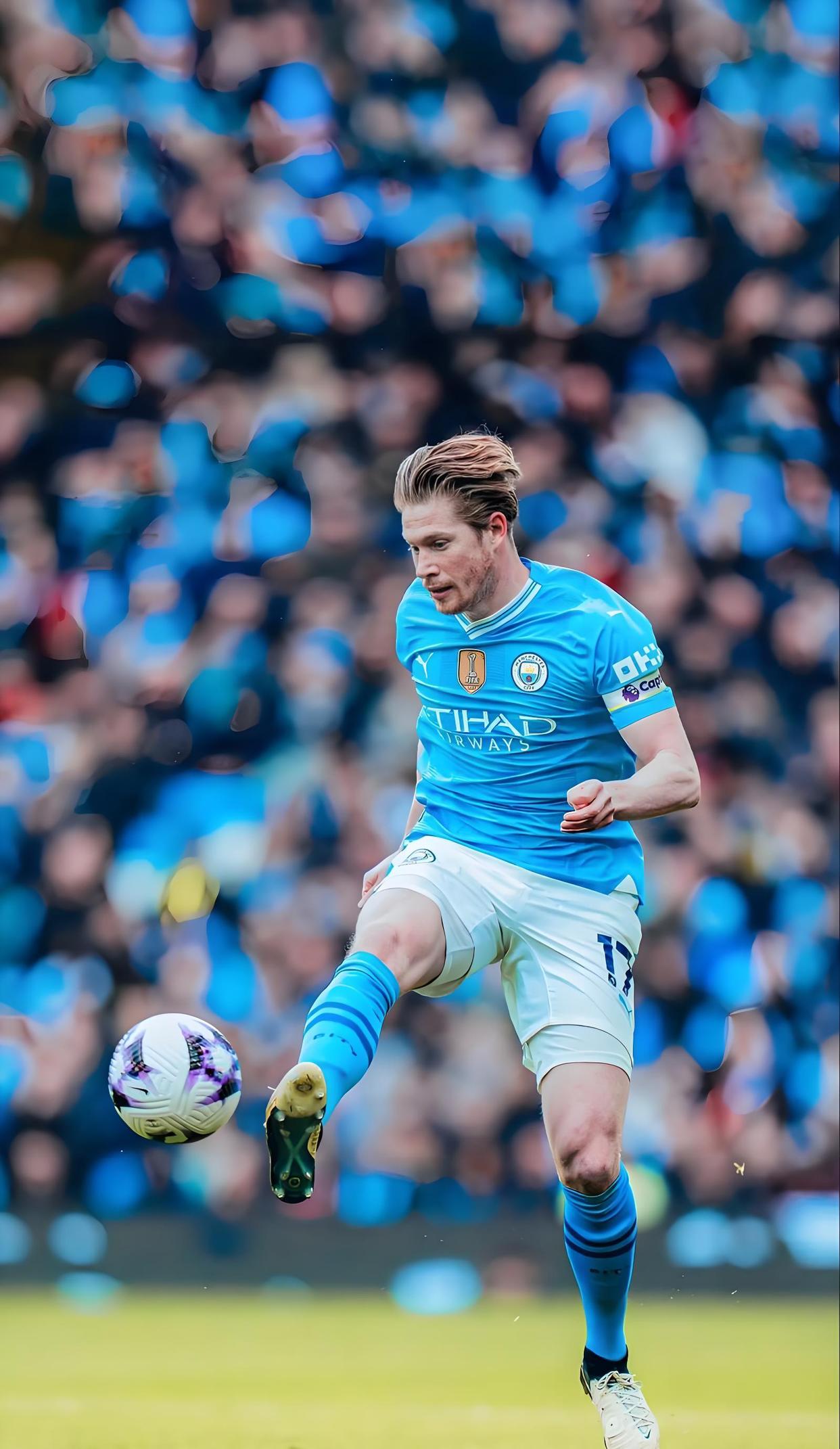 AC米兰在意大利杯1／8决赛中0-1不敌拉齐奥，终结13连胜，遭遇赛季首败。（意大利杯1／8决赛，AC米兰0-1不敌拉齐奥，13连胜止步遭遇赛季首败）