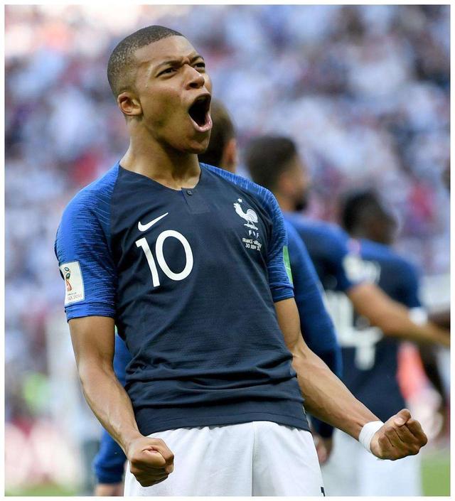 football-build-up-play